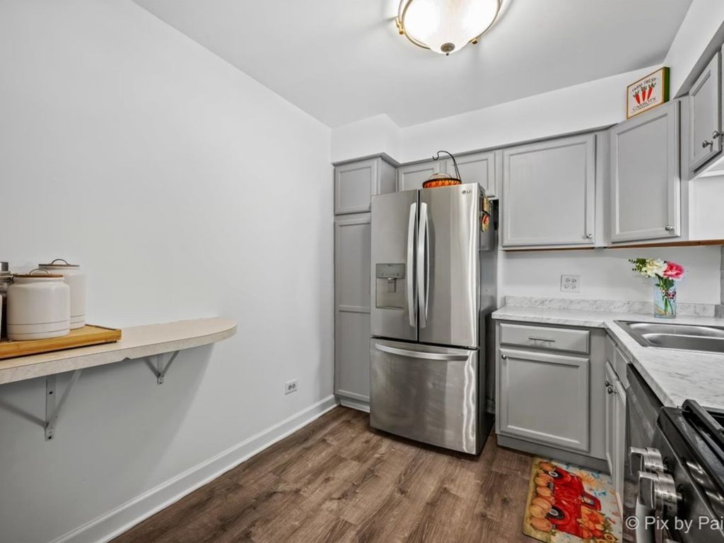 1475 N Winslowe Dr Unit 102, Palatine, IL - More