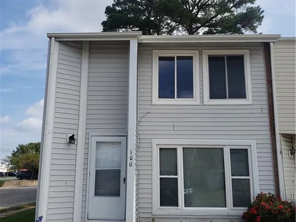 100 Thalia Trace Dr, Virginia Beach, VA 23452