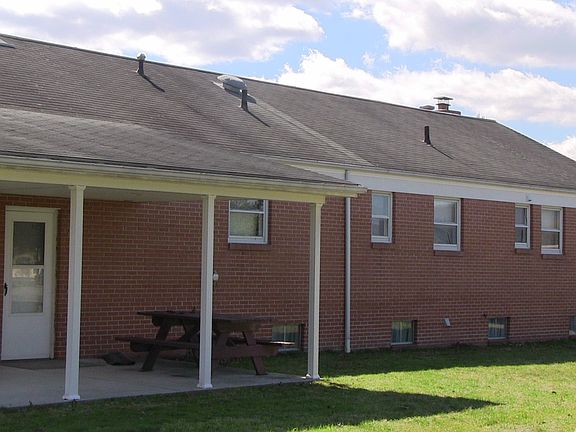 5th image of 706 West Main St.