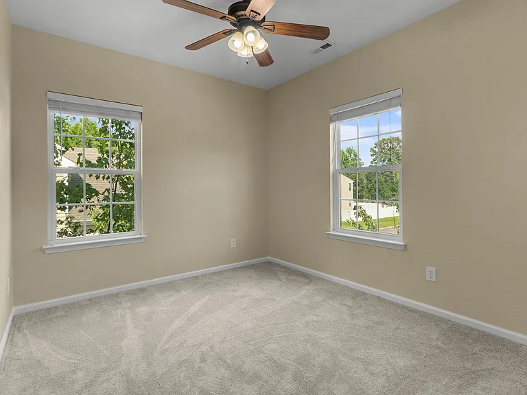 729 Creekwood Dr — Photo 19