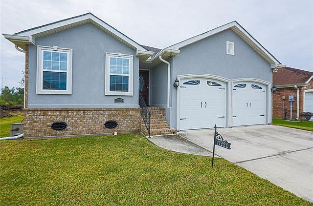 1st image of 11220 N Forest Park Ct