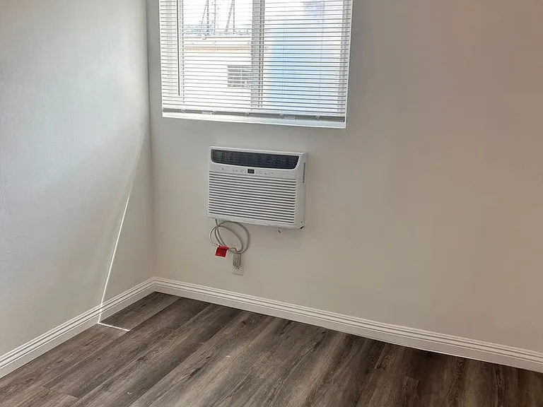 320 Western Ave — Photo 25