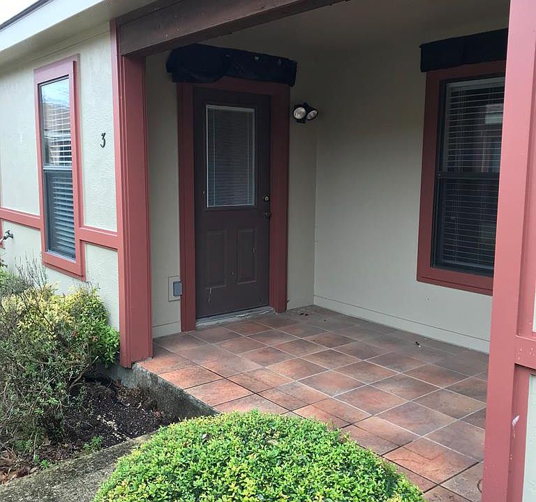 1st image of 627 Lois St Unit 3