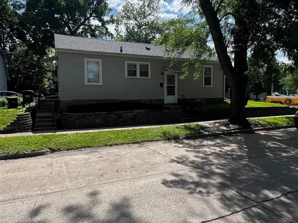 1002 Rochester Ave, Iowa City, IA 52245