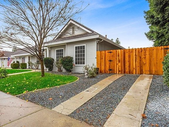 3rd image of 7708 Glen Tree Dr