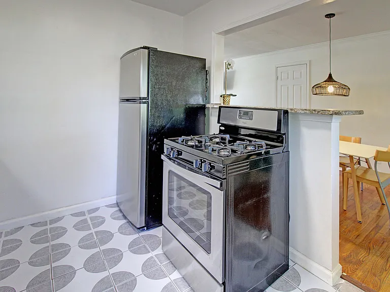 1529 E 45th Pl — Photo 7