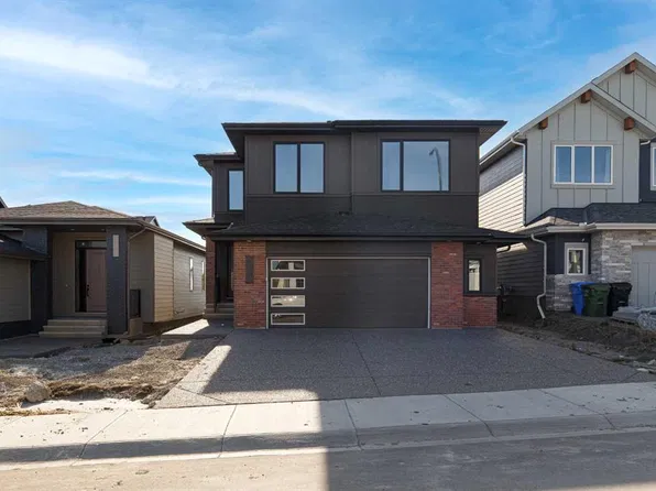 141 E Creekstone Hl SW, Calgary, AB T2X 5G6