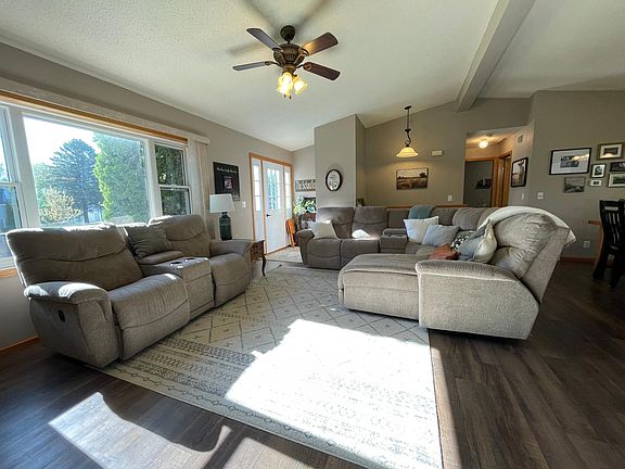 2nd image of 409 1st St SW