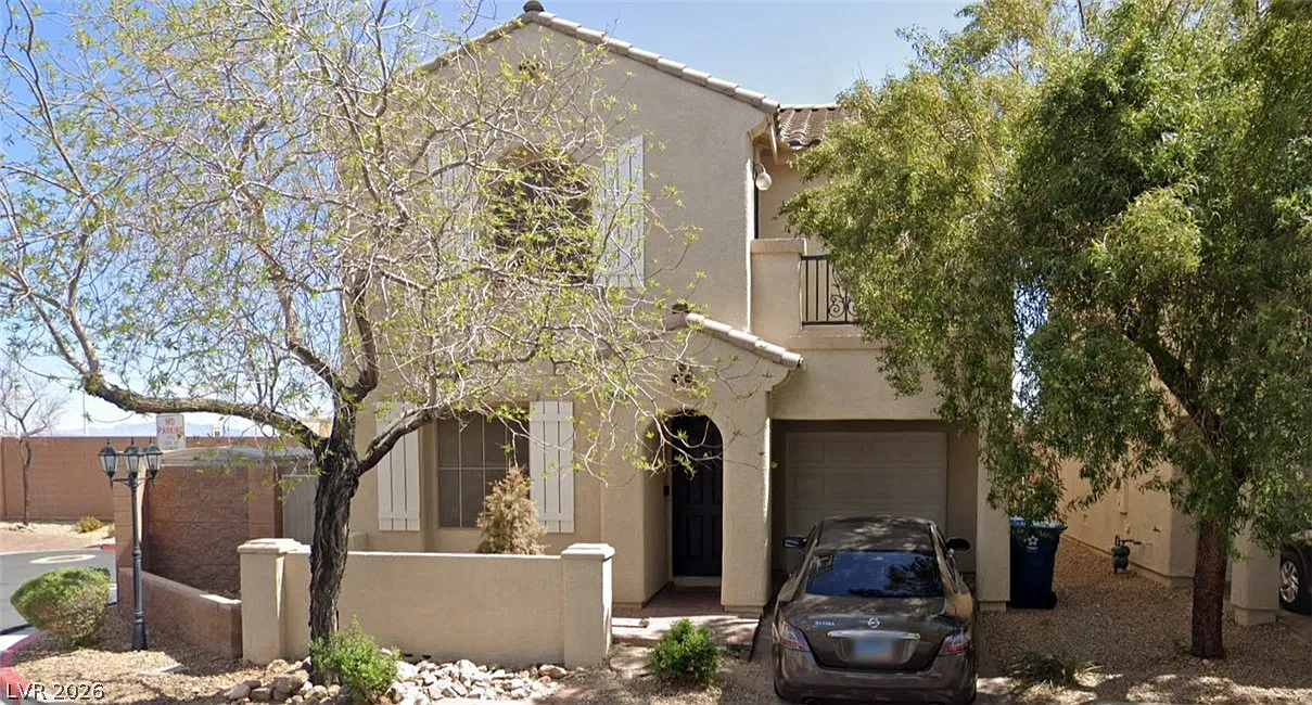 3 bed, 2.5 bath, 1355 sqft, $1,974 — Photo 1