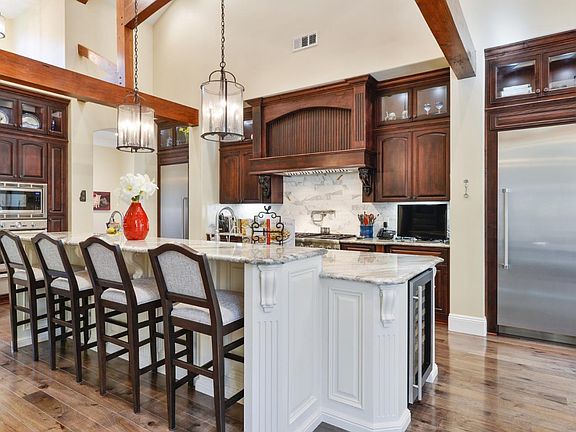 5th image of 15615 Shady Ln