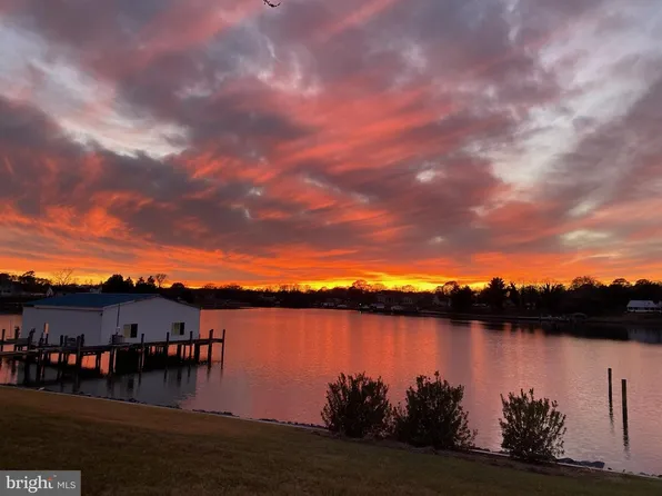 24502 Half Pone Point Rd, Hollywood, MD 20636