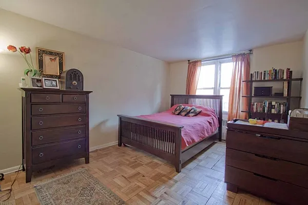 Sold by ROOM Real Estate | media 23