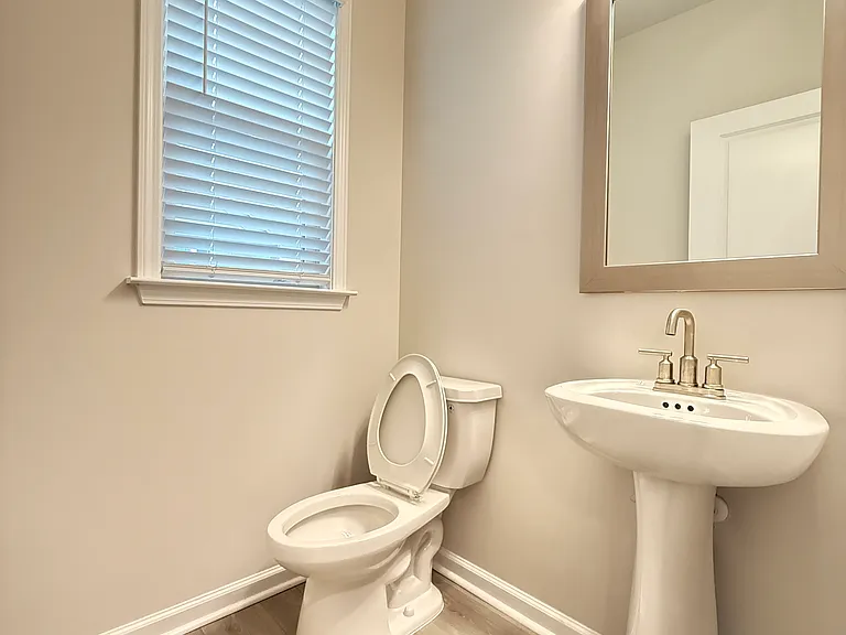 3756 Davis Cir — Photo 20