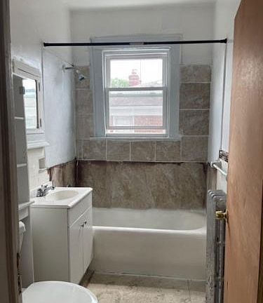 5th image of 96 Brookwood St