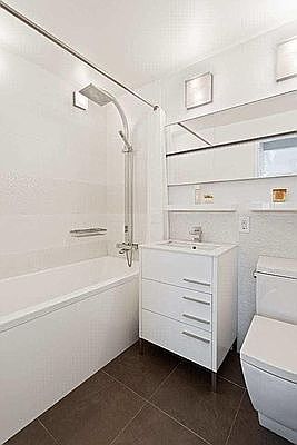 1st image of 45 W 67th St APT 18D