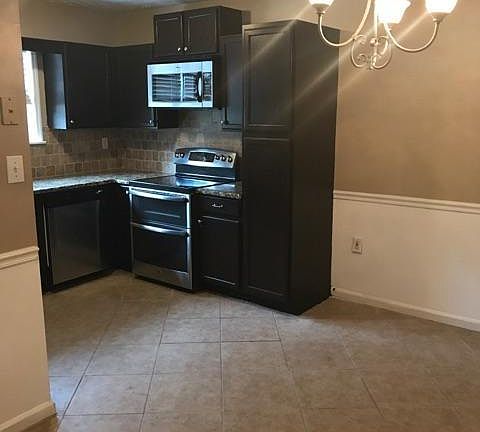 5th image of 132 Country Meadows Way