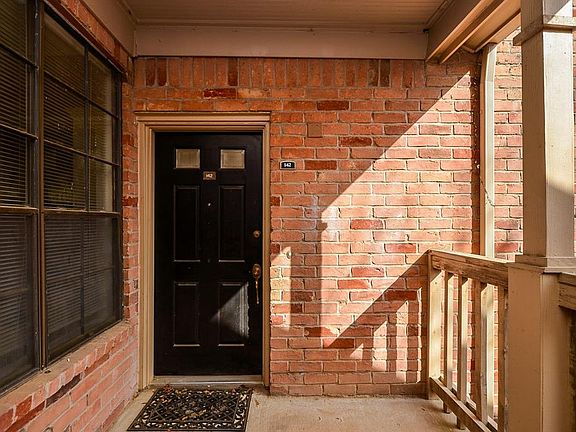 4th image of 2255 Braeswood Park Dr APT 142