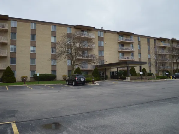 110 W Butterfield Rd APT 402S, Elmhurst, IL 60126