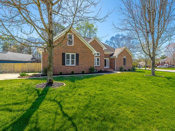 4th image of 1618 Gunston Hall Rd