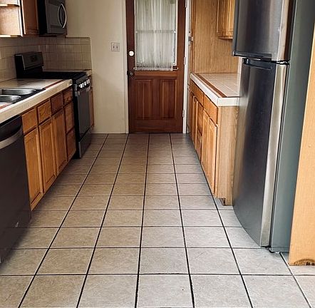 5th image of 5235 Sanchez Dr