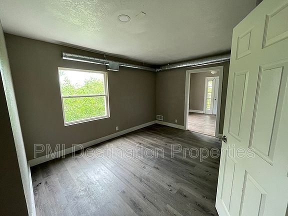 5th image of 4105 E Linwood Blvd #F