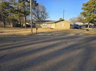 722 E 6th St, Hope, AR 71801