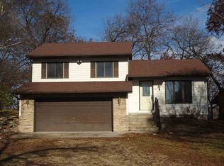 55 W Water St, Montello, WI 53949