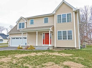 26 Plantation Dr, Tiverton, RI 02878