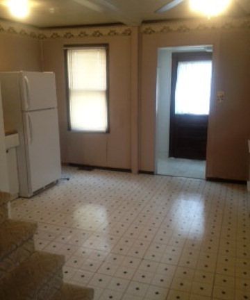 4th image of 435 Park St