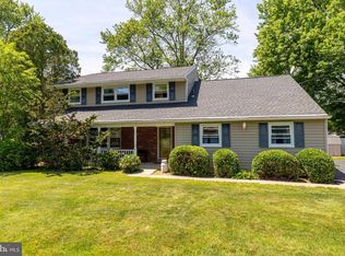 40 Harcourt Ln, Hatboro, PA 19040