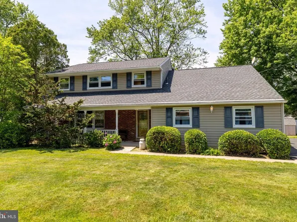 40 Harcourt Ln, Hatboro, PA 19040