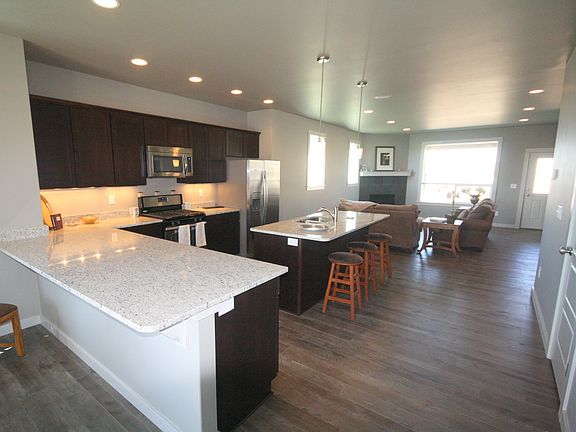 3rd image of 67 Baldy Court