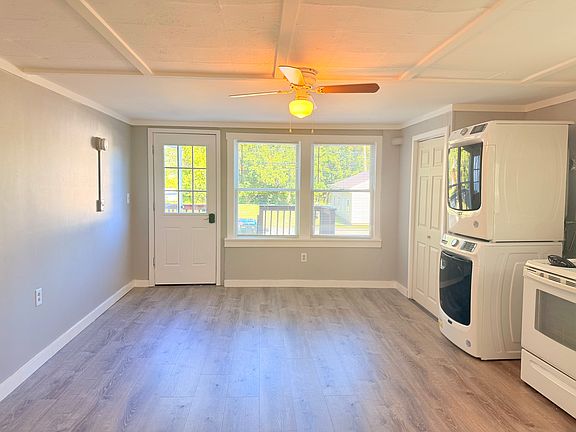 2nd image of 129 Hanover St #1
