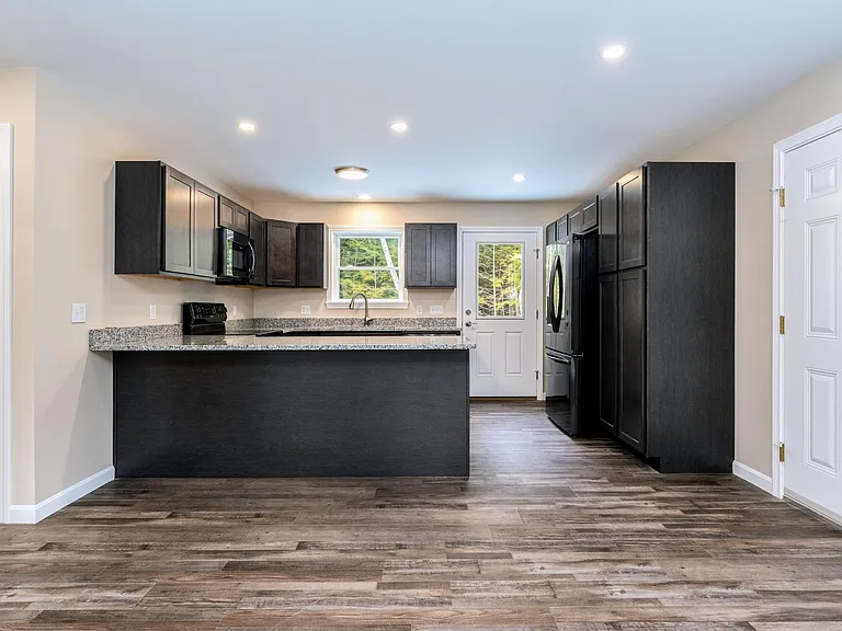 157 Mountain Rd #A — Photo 8