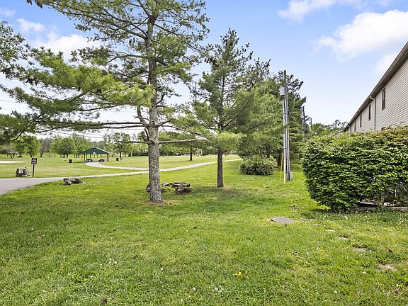 3rd image of 166-168 Heritage Dr