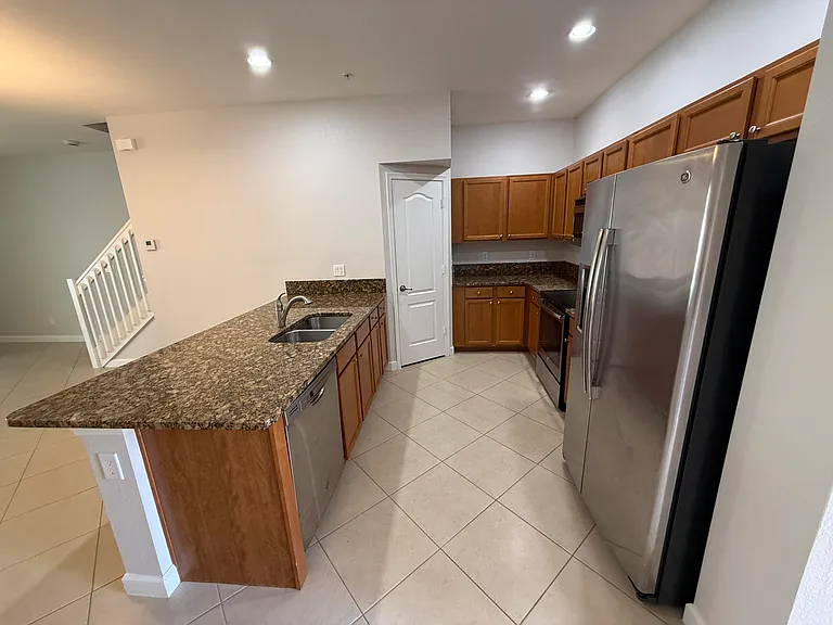 9519 SW Merlin Ct — Photo 5