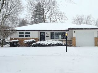 1312 Algonquin Dr, Elgin, IL 60120