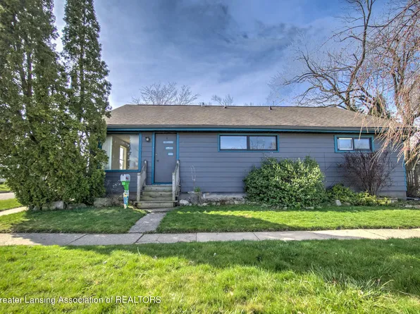 220 Edwards St, Grand Ledge, MI 48837