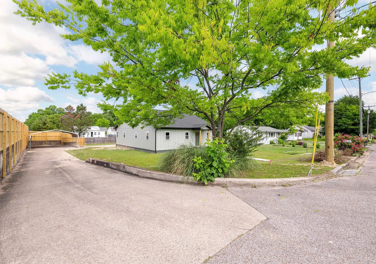 Newly renovated 3 bedroom 2 bathroom — Photo 3