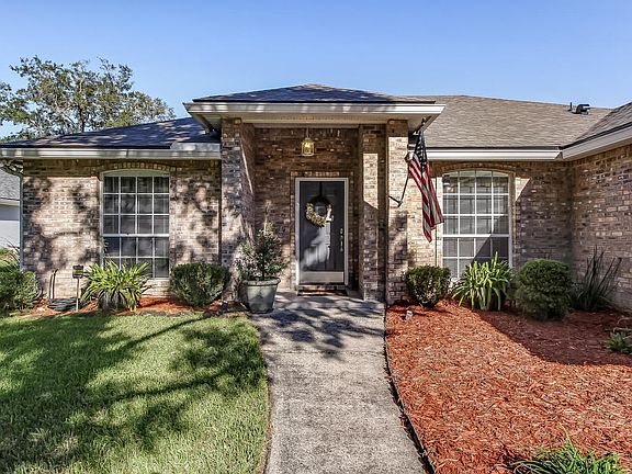3rd image of 1004 N Whirlaway Cir