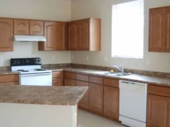 2nd image of 3203 W Saint Anne Ave