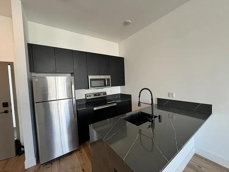 127 Ridge St #106 — Photo 12