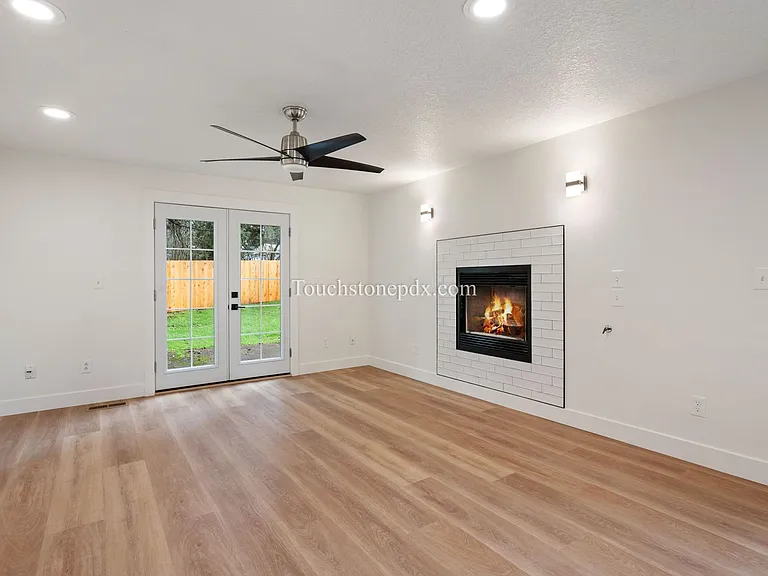 20160 Quinalt Dr — Photo 13