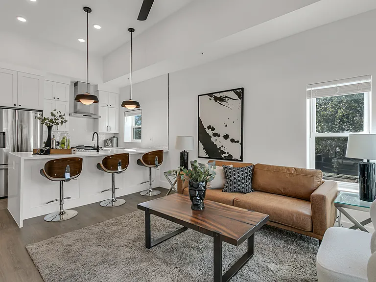 3008 W Estrella St #2 — Photo 18