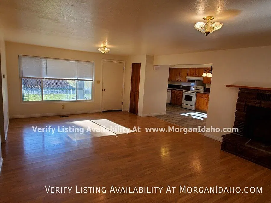 Plenty of storage, sun room, and more! — Photo 3