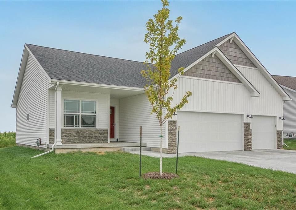 2nd image of 3616 NE Winding Trail Dr