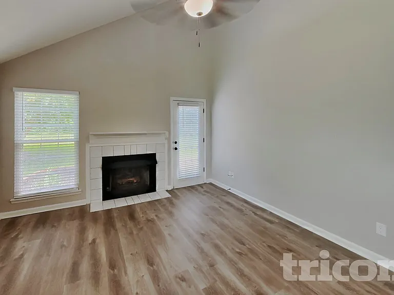 2701 River Bend Dr — Photo 2