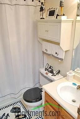 3rd image of 5415 Lees Crossing Dr APT 2