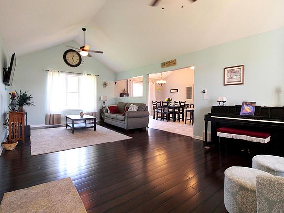 2nd image of 106 Kings Ct
