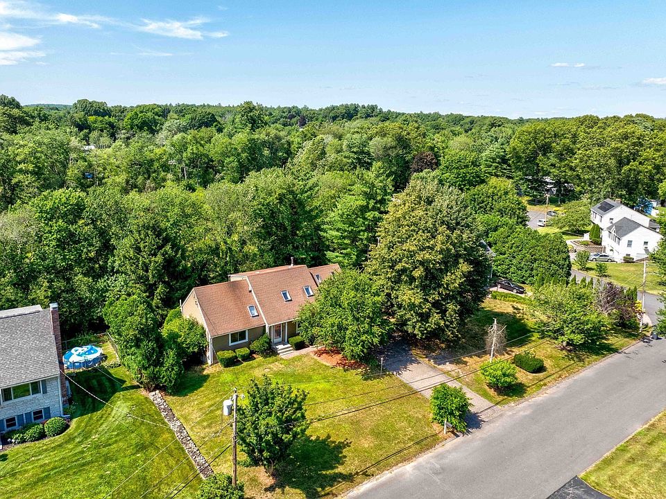 1st image of 7 Oxyoke Dr